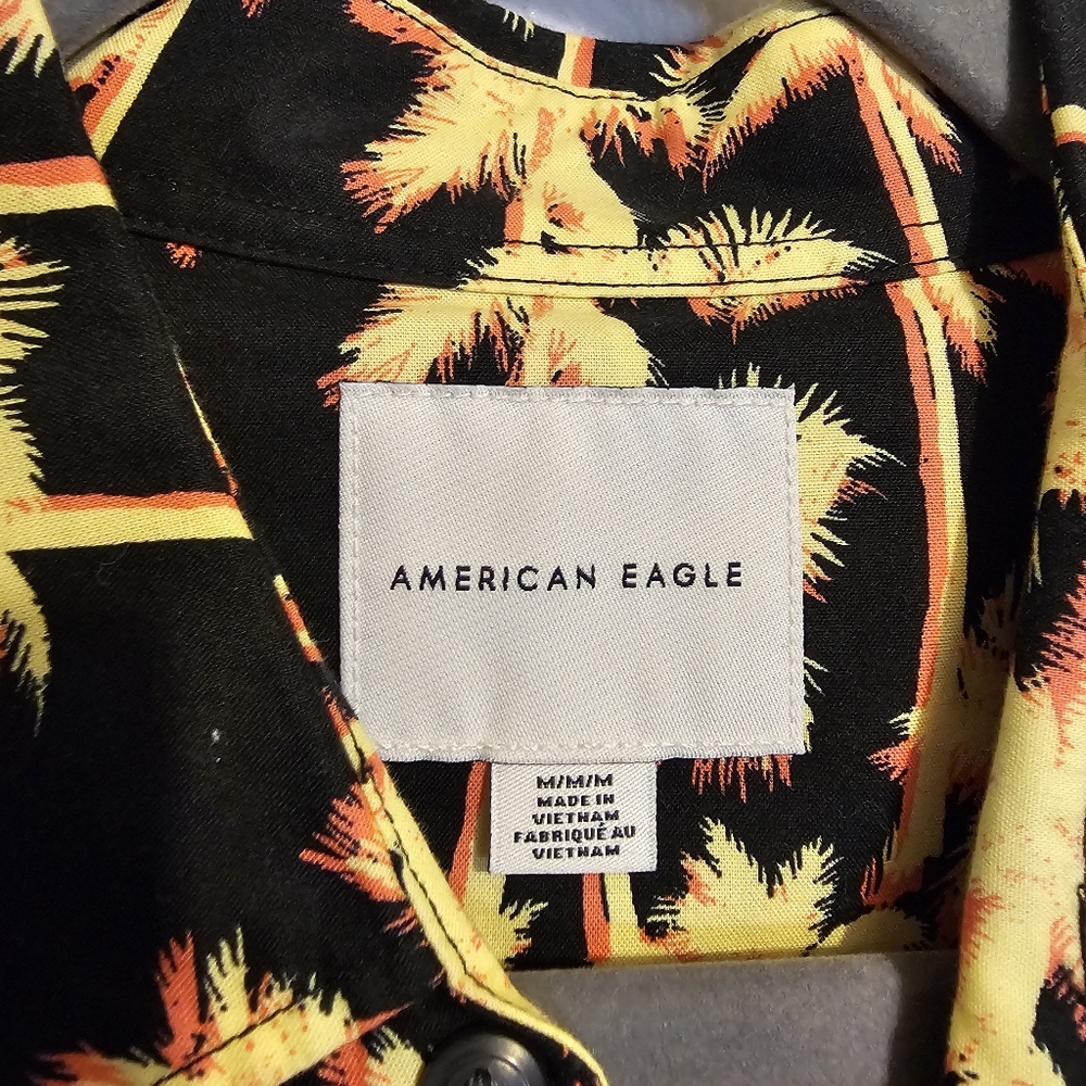 American Eagle Men's Black and Yellow Palm Tree Shirt Size M  NWOT - Picture 4 of 9